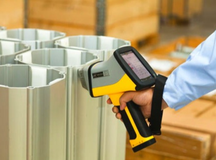 Can chemical solutions and magnets be used to quickly identify the authenticity of stainless steel fasteners?